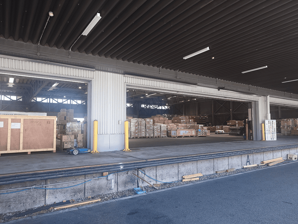 南港Q-1雑貨センター