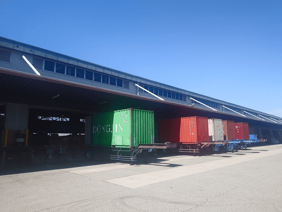 南港Q-1雑貨センター